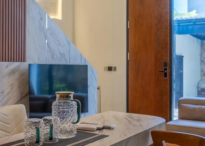 アパート 1br Stylish Loft Near Airport